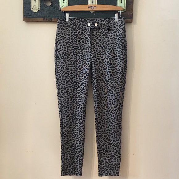2/$18 Lilly Morgan Leopard Print Pants Size Medium - Picture 4 of 14